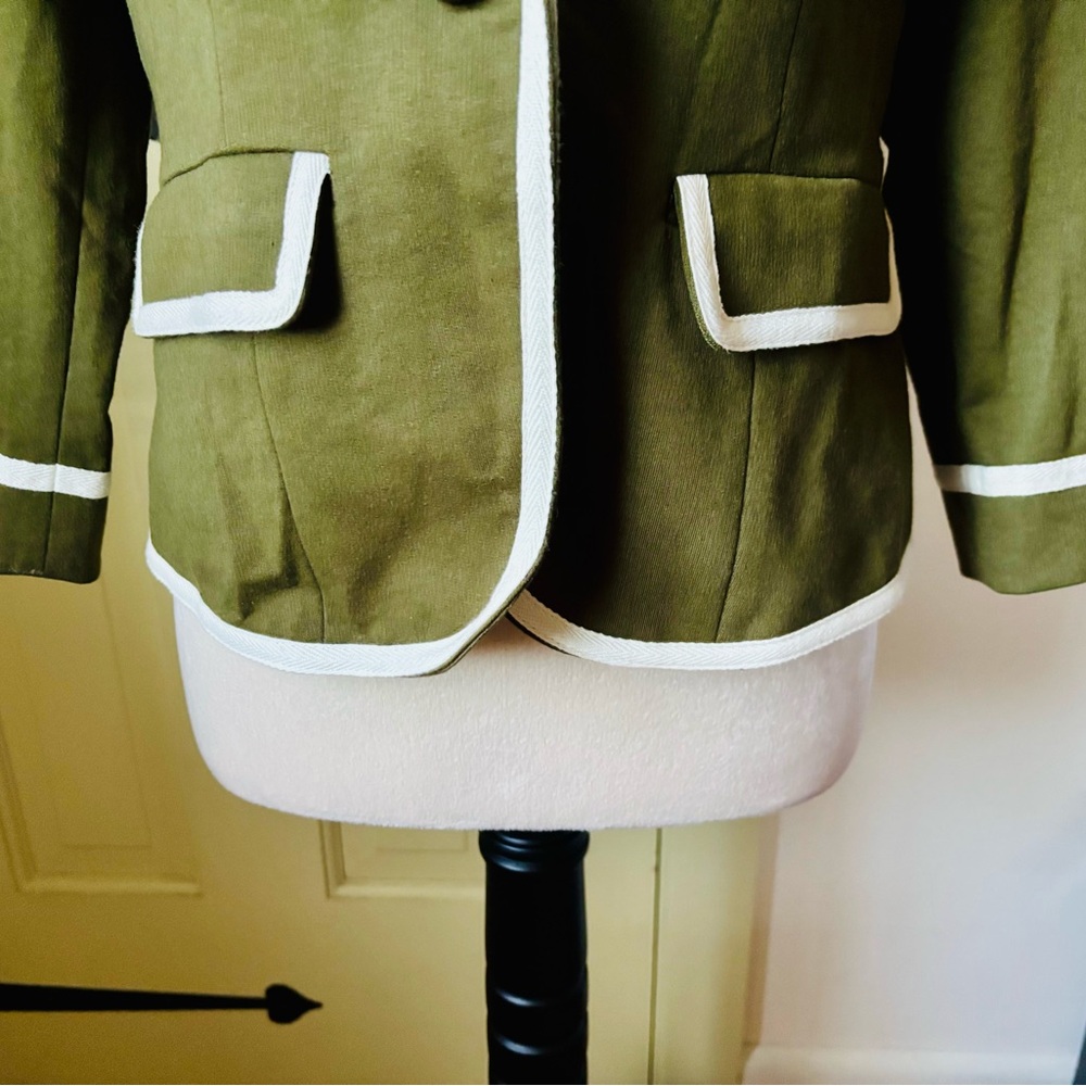 Modcloth Sz M Cropped Fitted Olive Blazer with White Accents - Picture 6 of 10